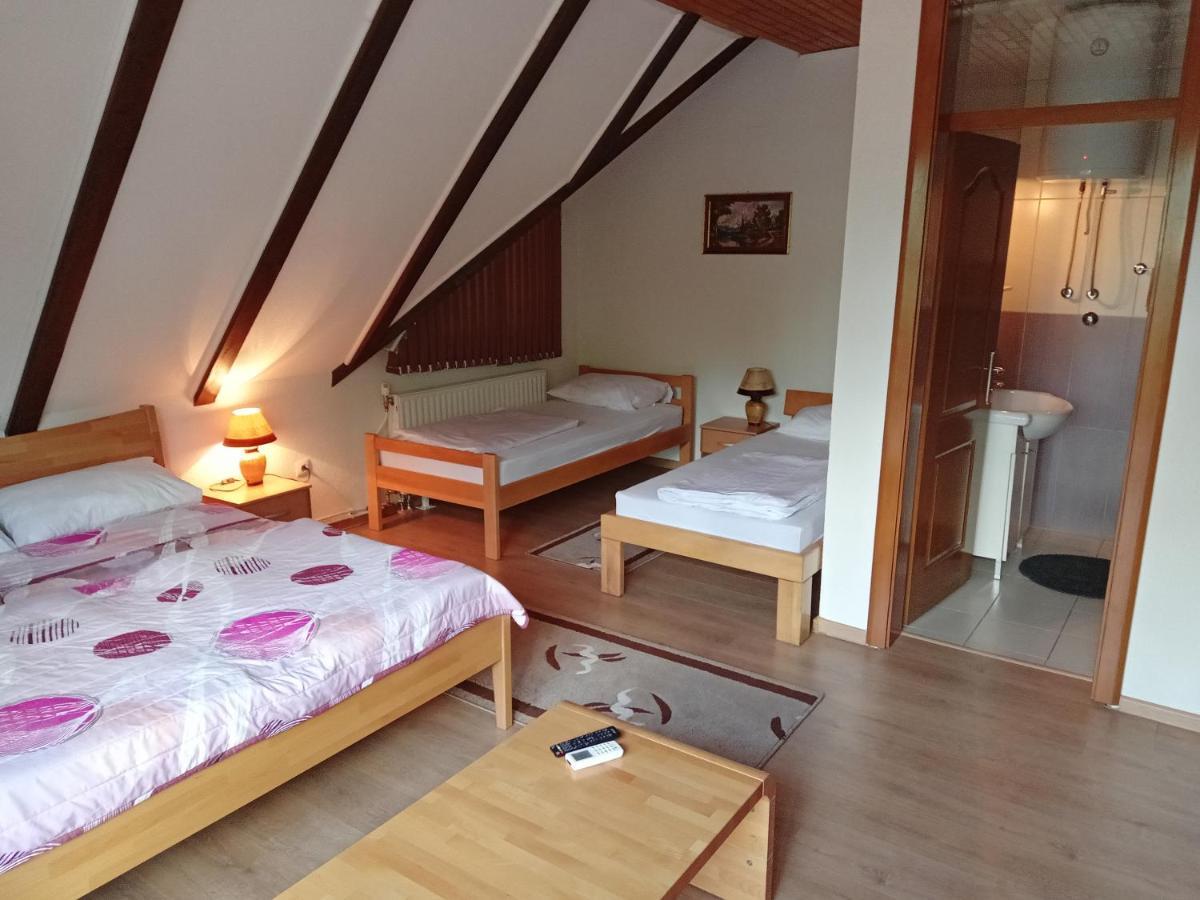 Prenociste/Restoran Lovac Hotel Bihać Exterior foto